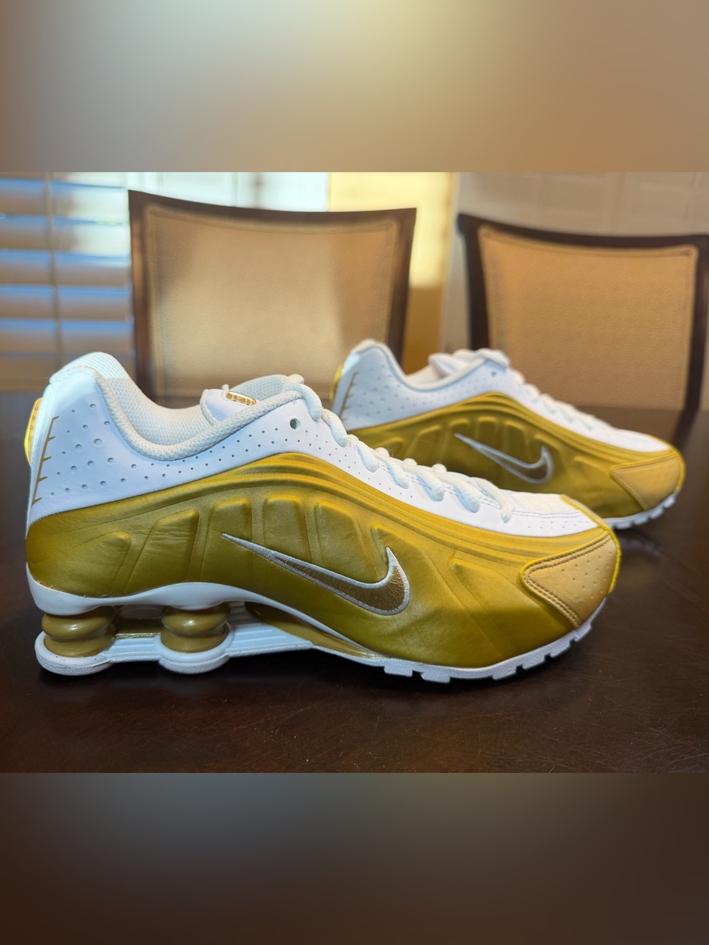 New Nike Shox R4 White Gold Sneaker Shoes Size US 6 / 7.5W - Picture 3 of 14